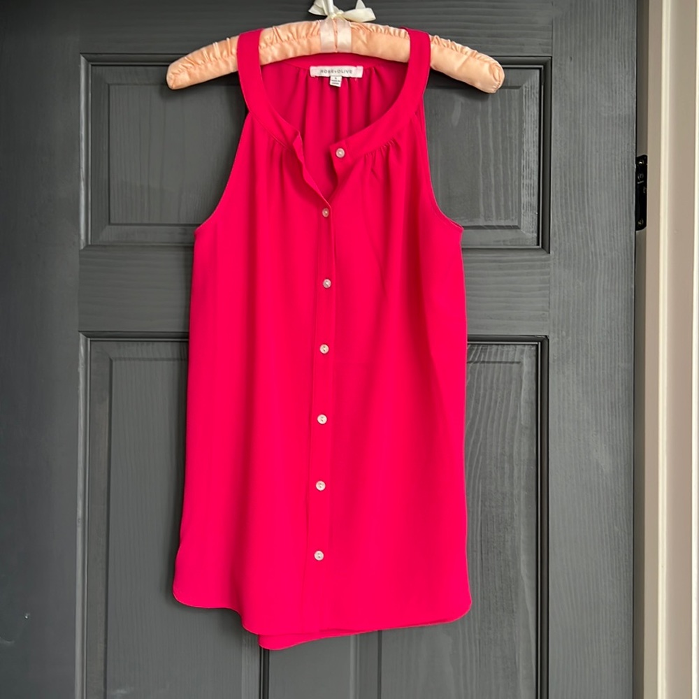 Rose + Olive Gus pink button up sleeveless blouse size small